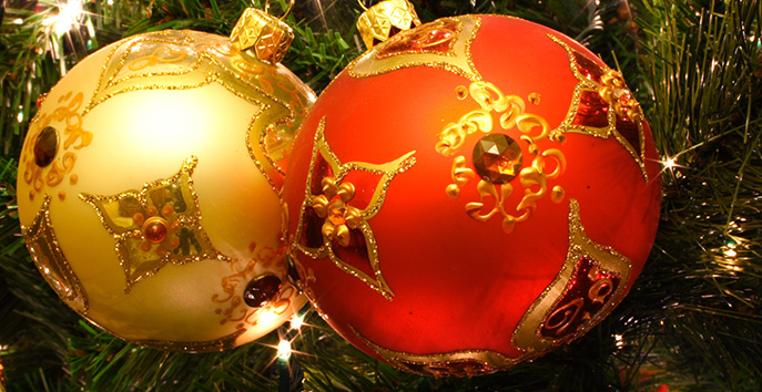 Retail Round-Up: Amazon Gets Physical, and Holiday Shopping Predictions