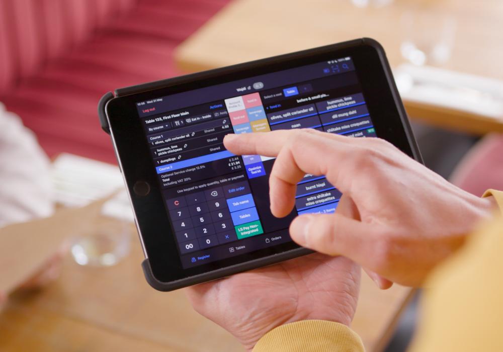 A Lightspeed screen with orders being taken at the table